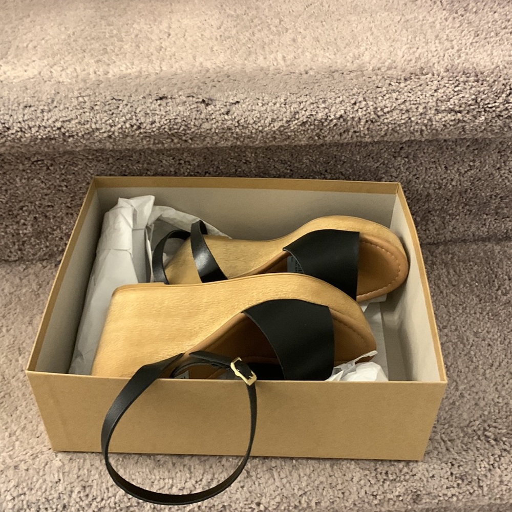 Steve Madden 7.5 welsh black leather. - Picture 4 of 5